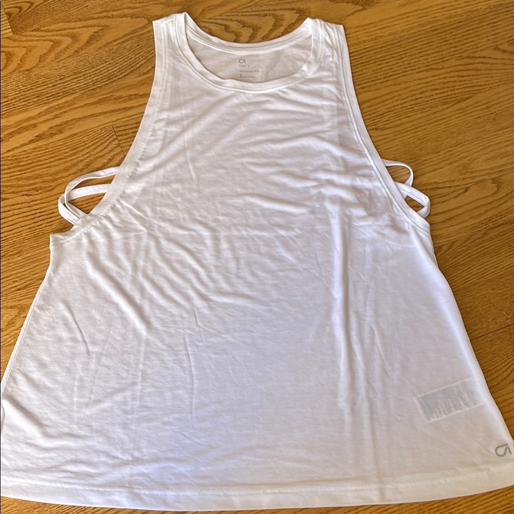 GapFit Breathe Air white tank top, size S